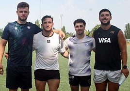 Los nuevos jugadores de El Salvador. De izquierda a derecha: Matheo Triki, Gauthier Minguillón, Jerónimo Alonso y Bauti Arranz.