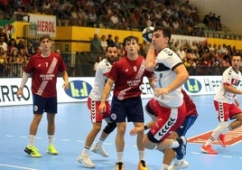 Partido amistoso entre Balonmano Nava y Logroño
