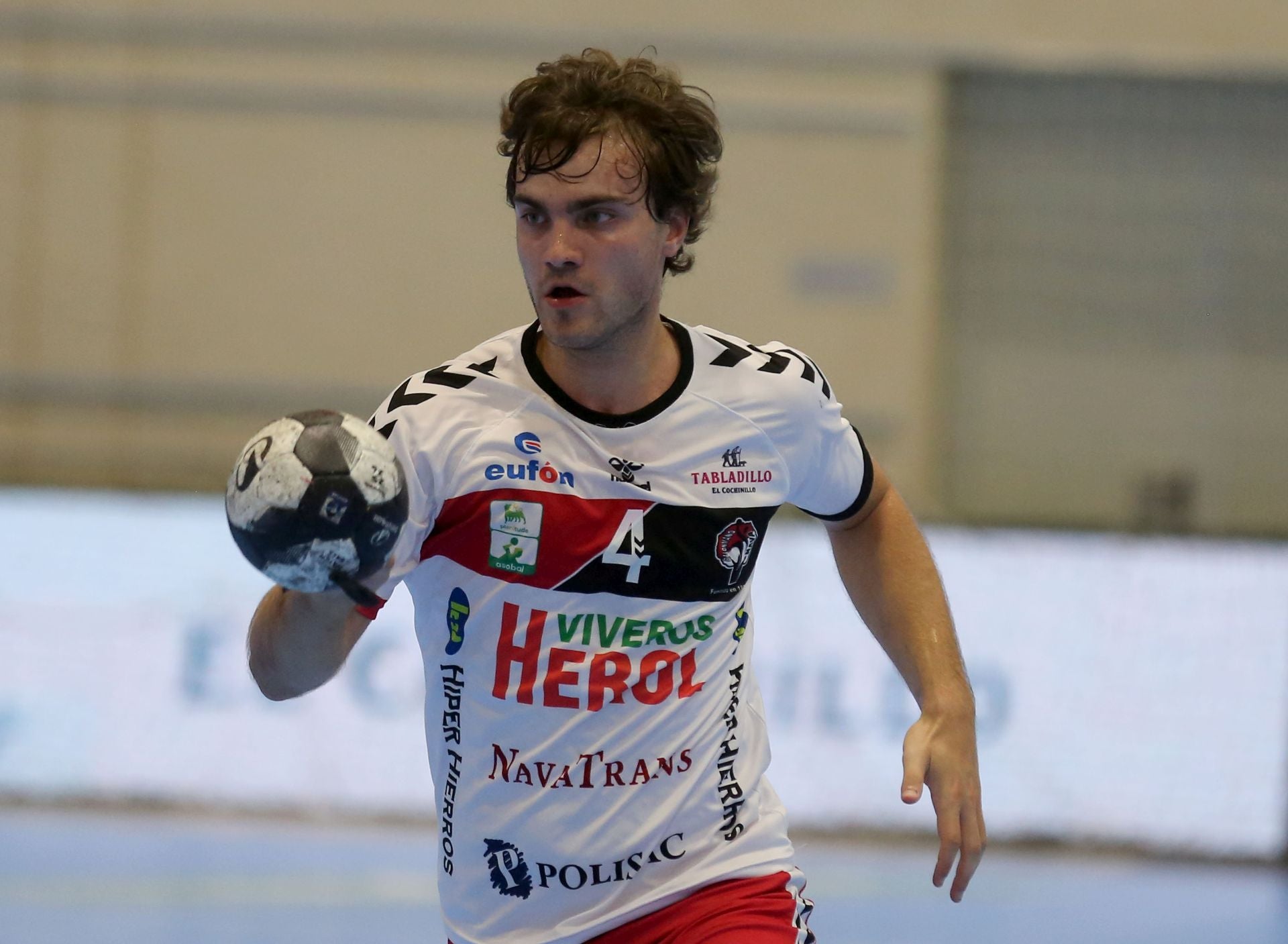 Fotos del amistoso entre el Balonmano Nava y el Balonmano Logroño