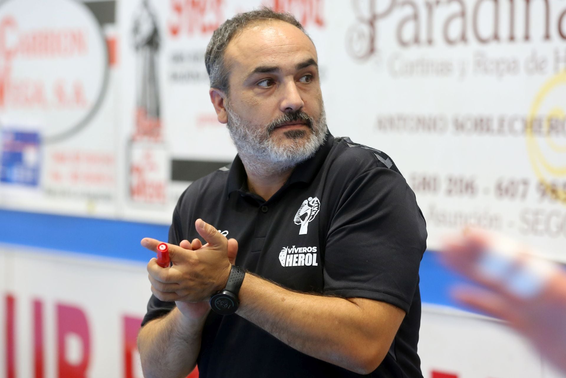 Fotos del amistoso entre el Balonmano Nava y el Balonmano Logroño