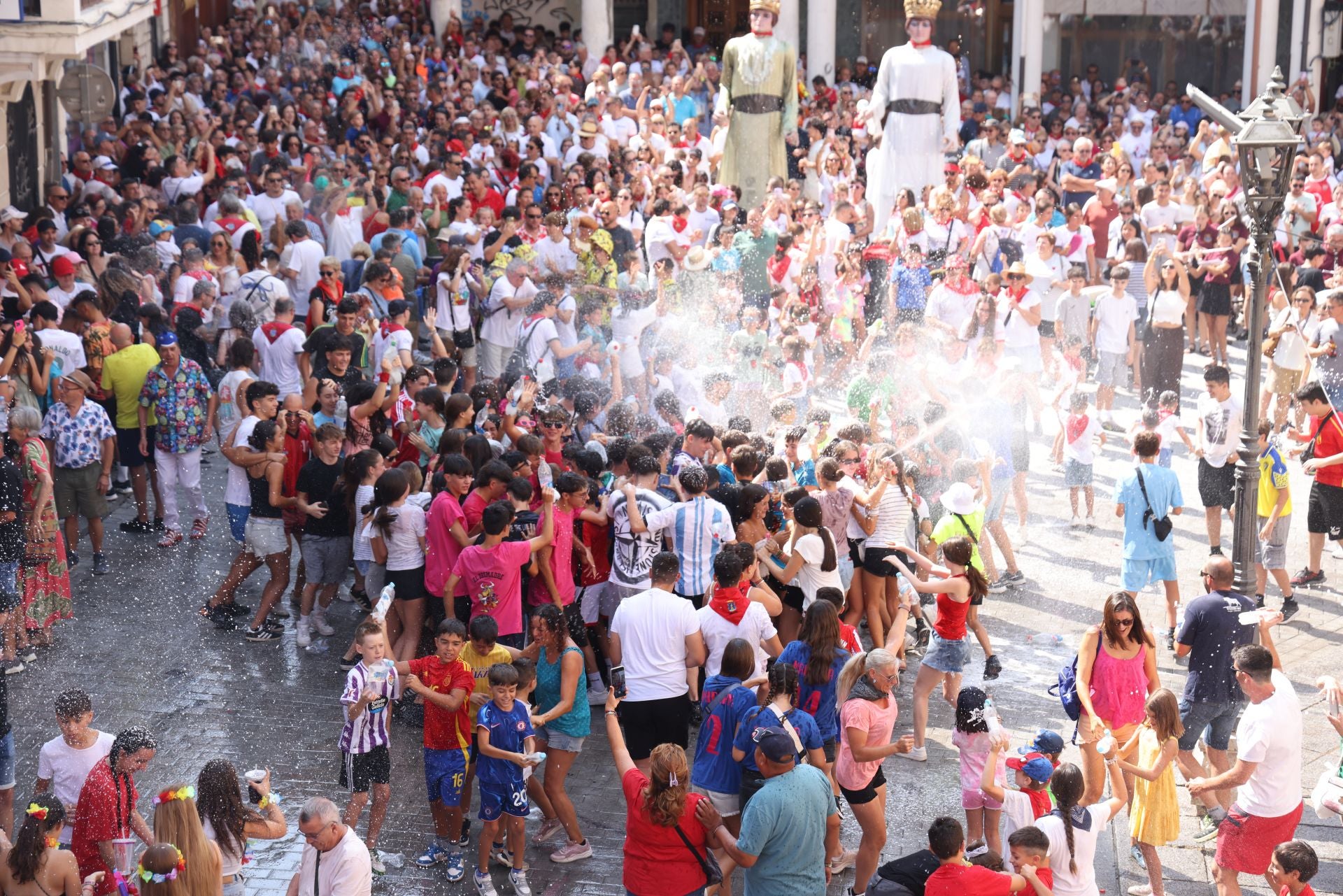 Pregón y subasta de balcones en las fiestas de Peñafiel