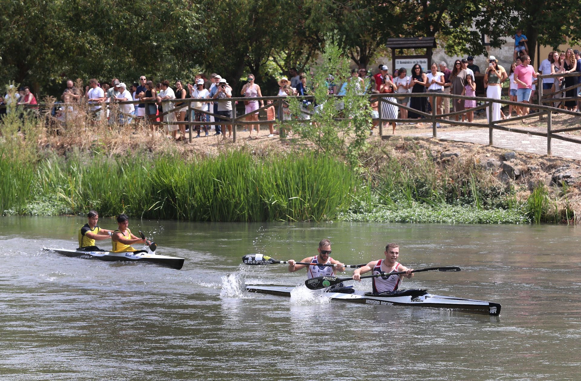 Los piragüistas no fallan a su cita anual con Alar del Rey