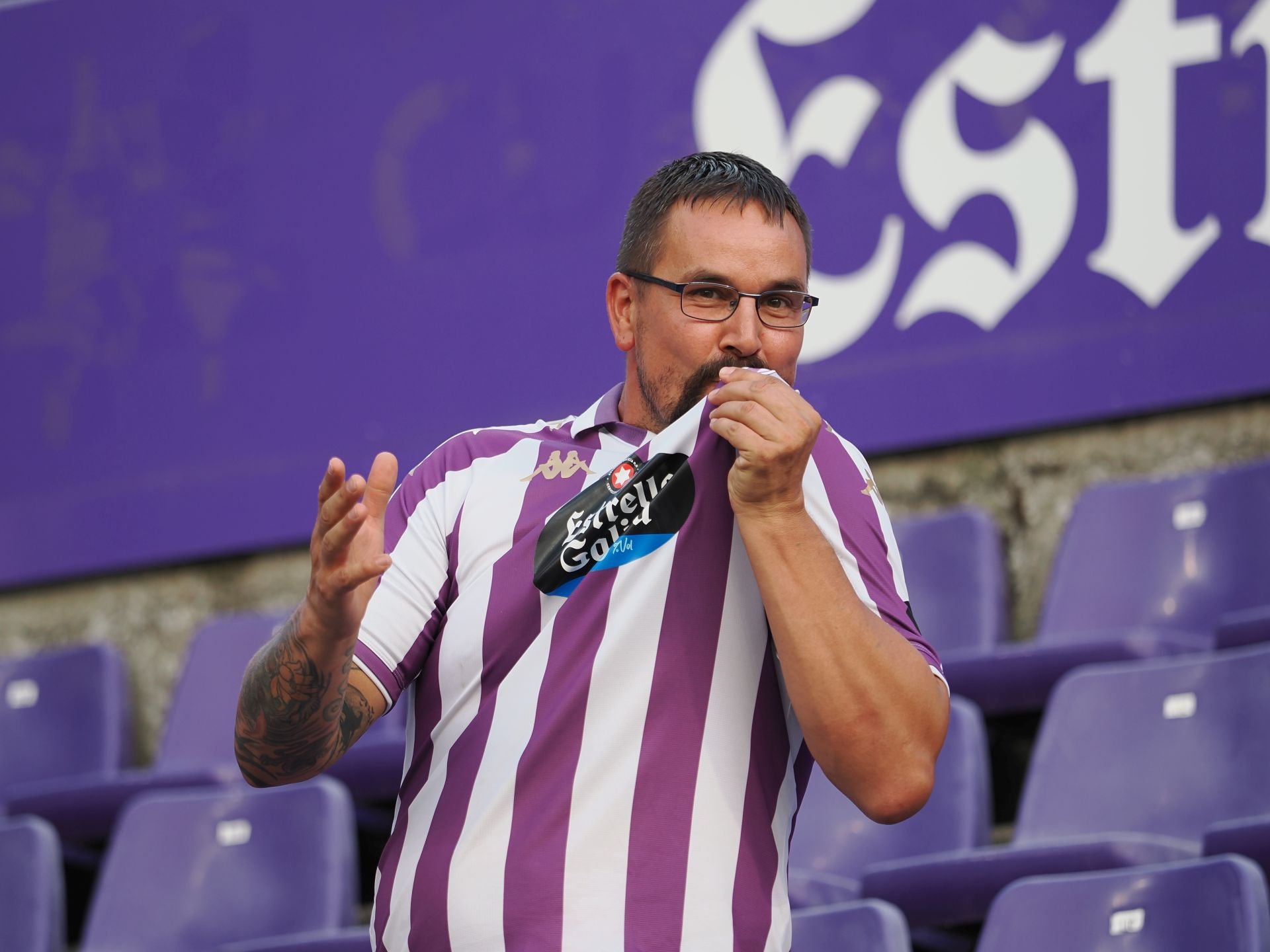 Búscate en la grada del Real Valladolid-Ceuta (1/3)