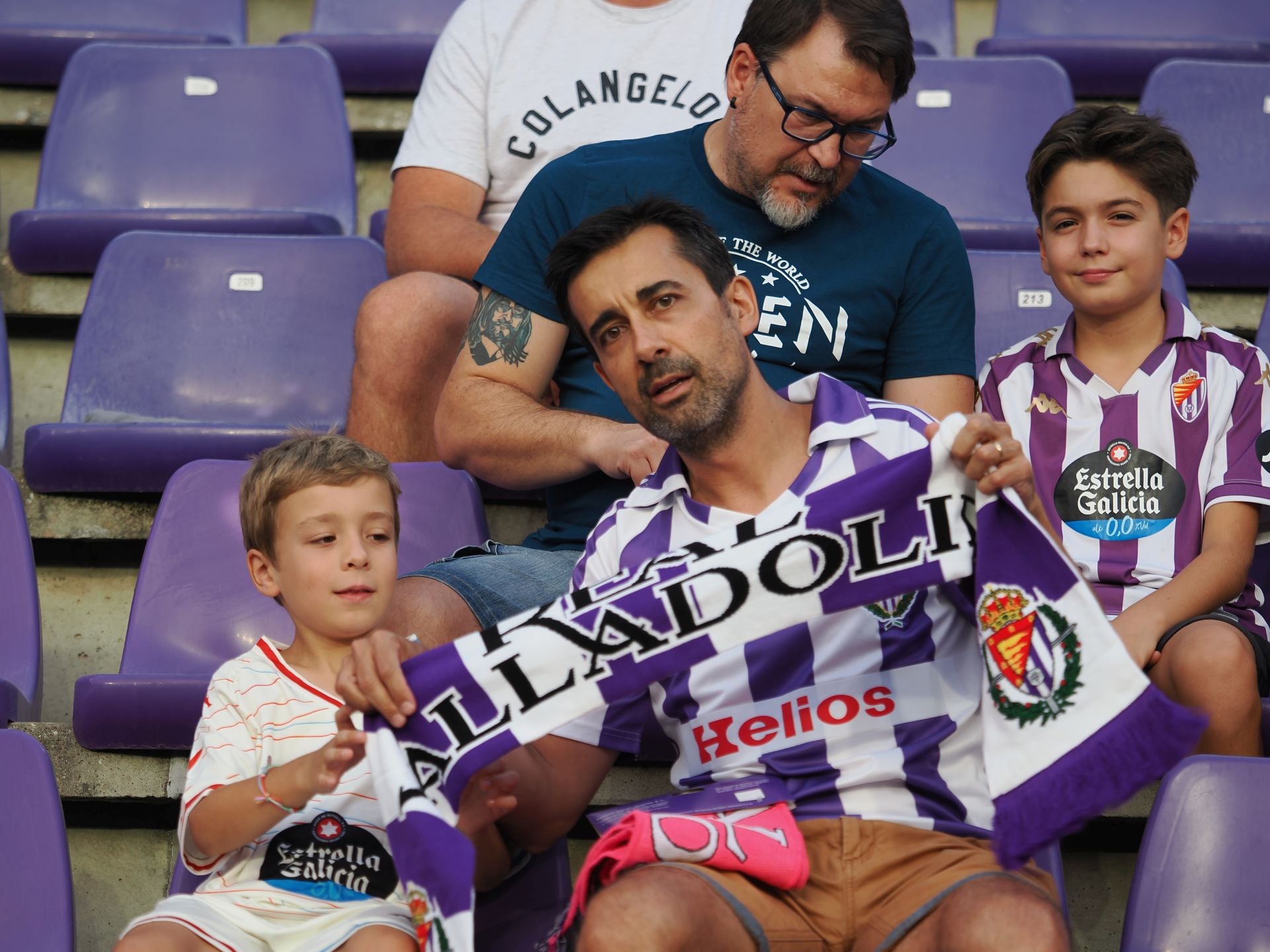 Búscate en la grada del Real Valladolid-Ceuta (1/3)