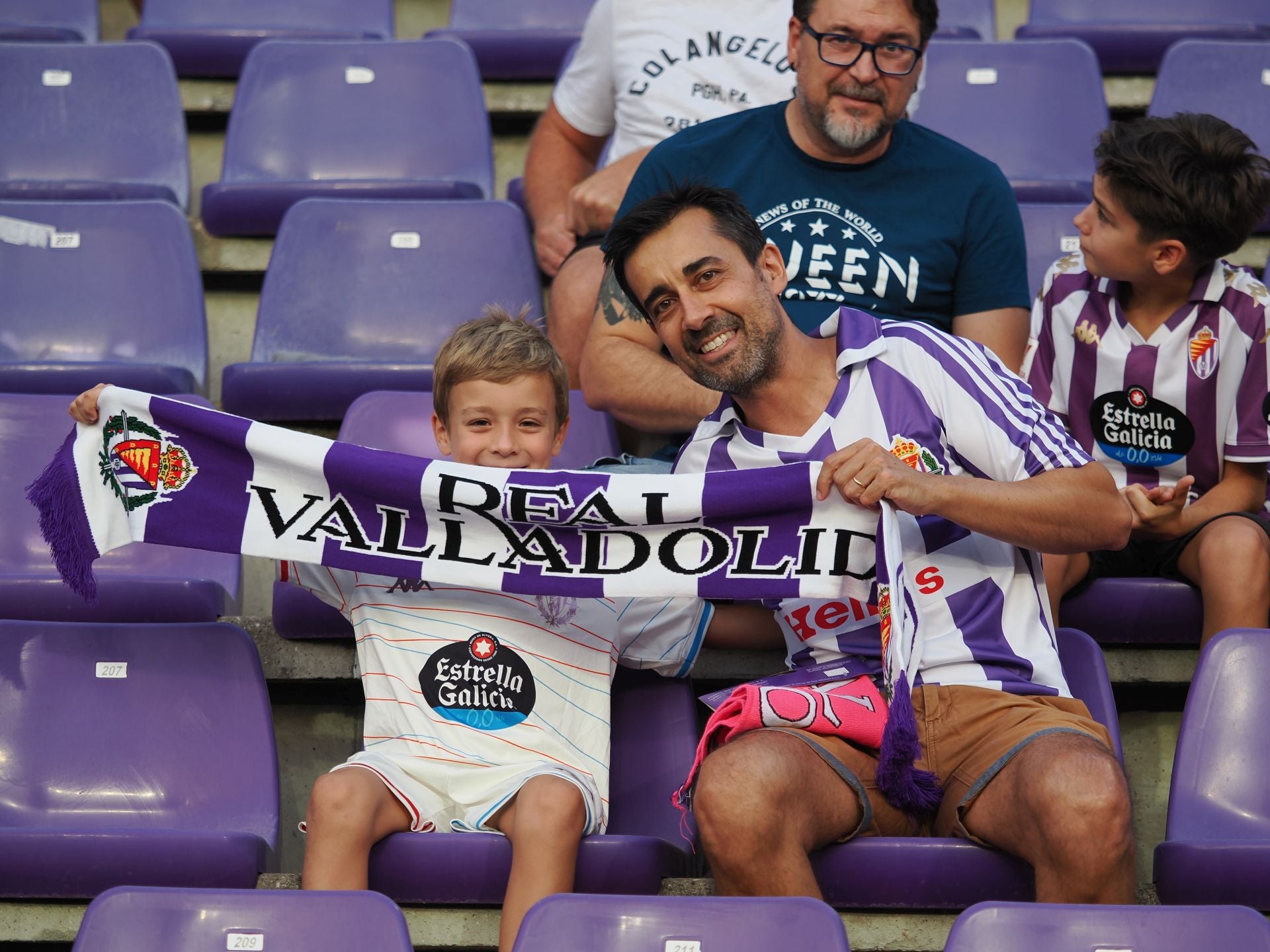 Búscate en la grada del Real Valladolid-Ceuta (1/3)