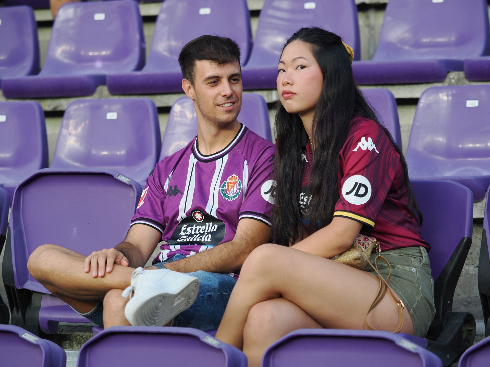 Búscate en la grada del Real Valladolid-Ceuta (1/3)