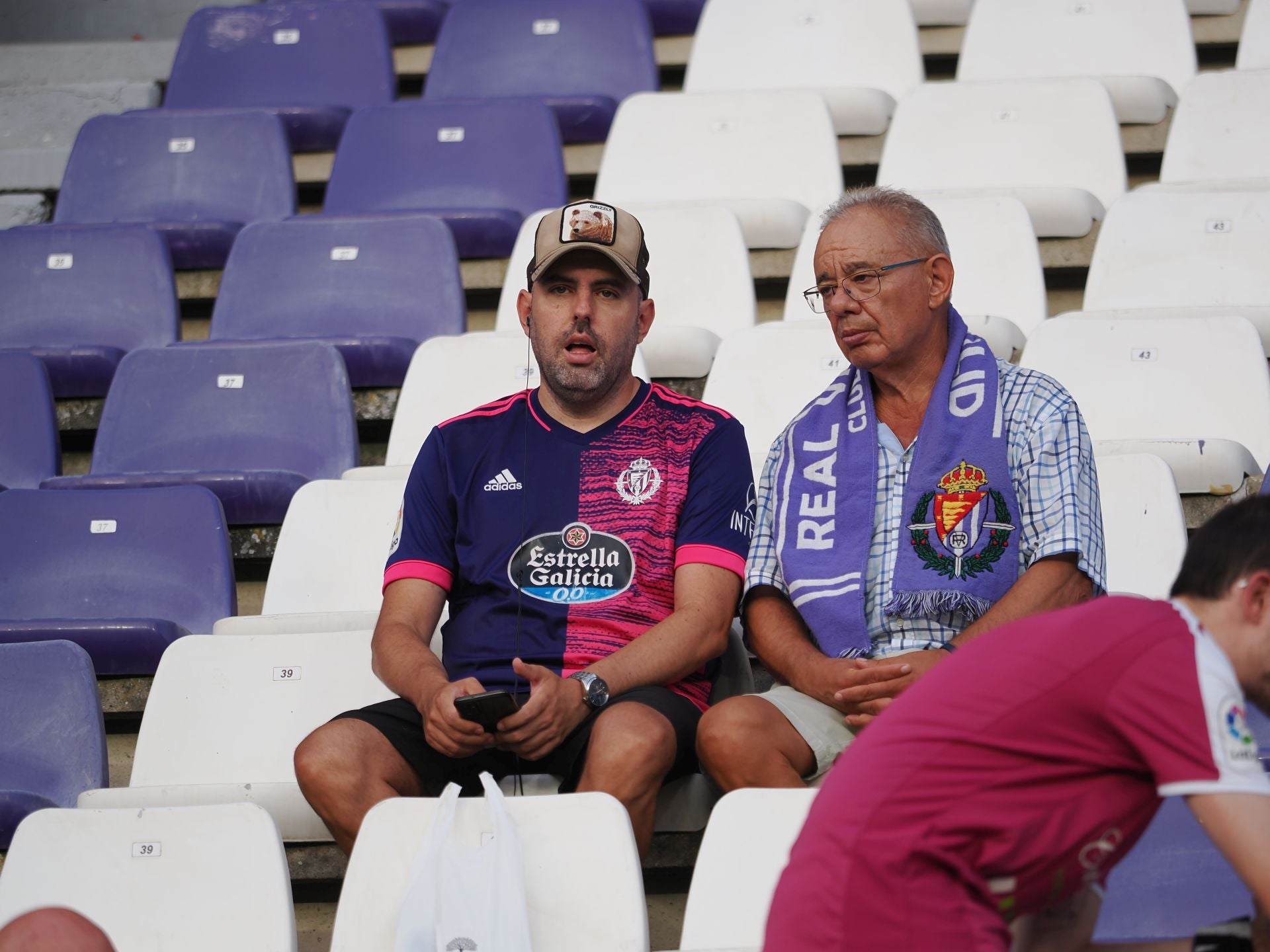 Búscate en la grada del Real Valladolid-Ceuta (2/3)