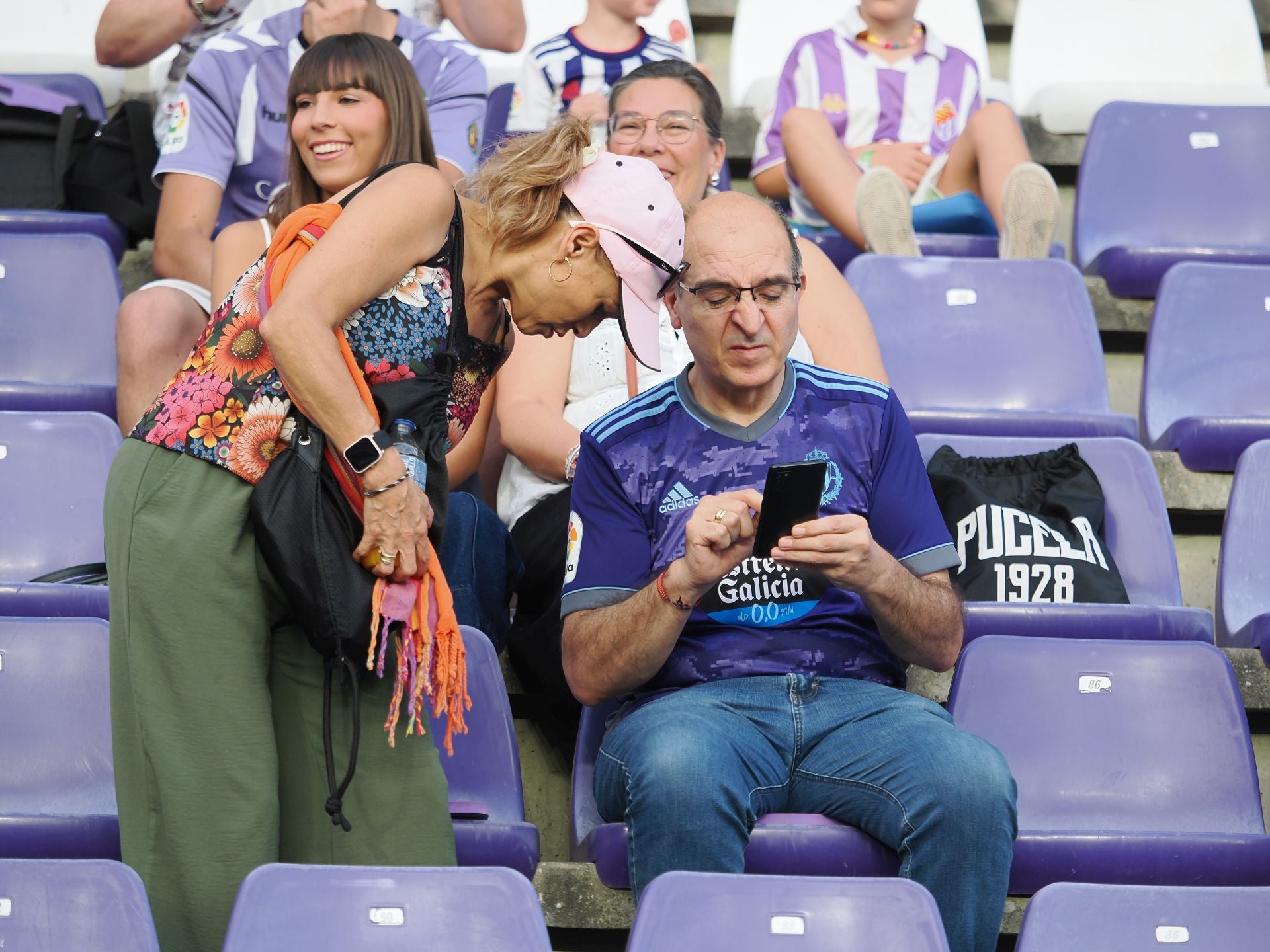 Búscate en la grada del Real Valladolid-Ceuta (2/3)