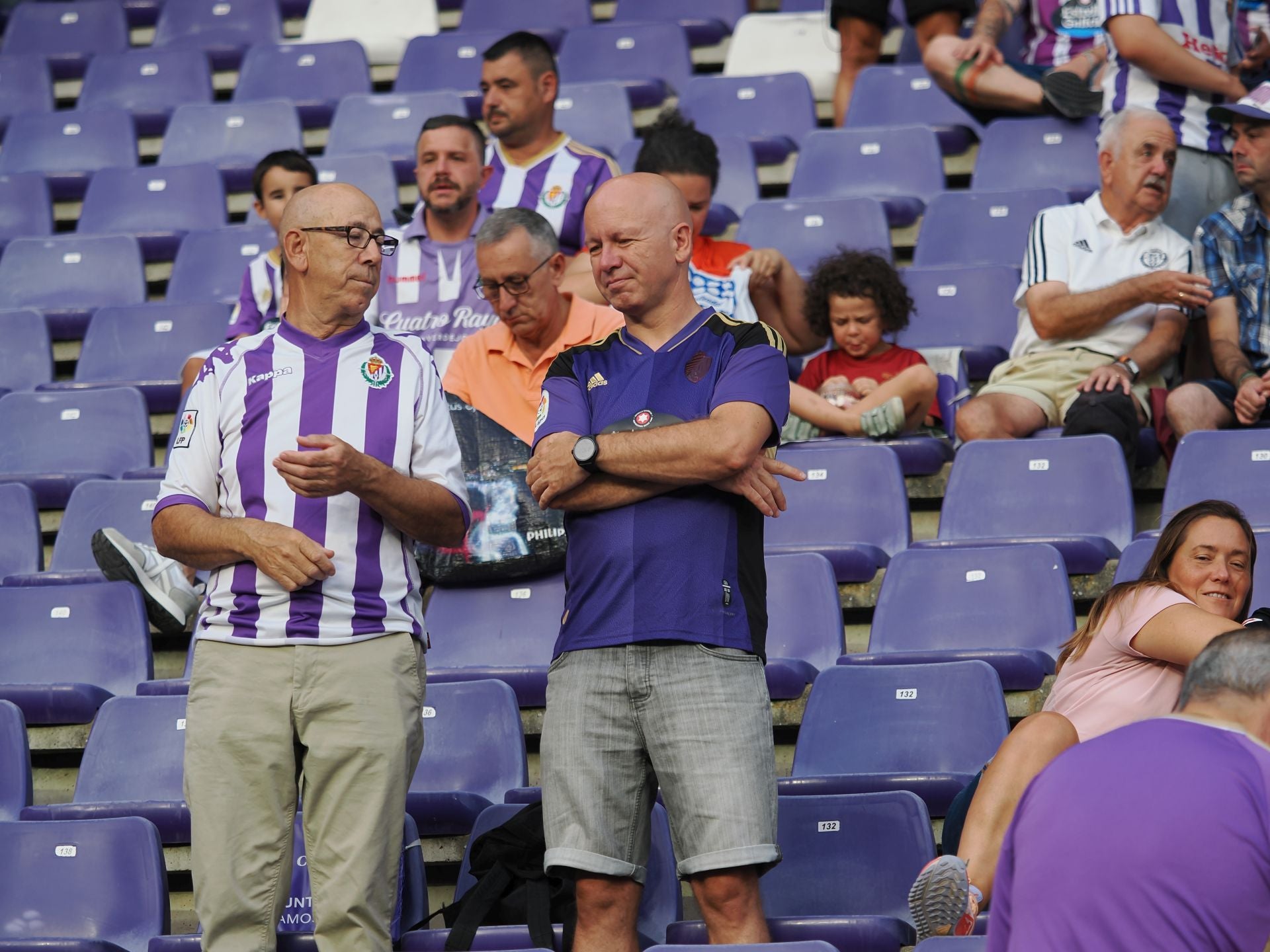 Búscate en la grada del Real Valladolid-Ceuta (2/3)