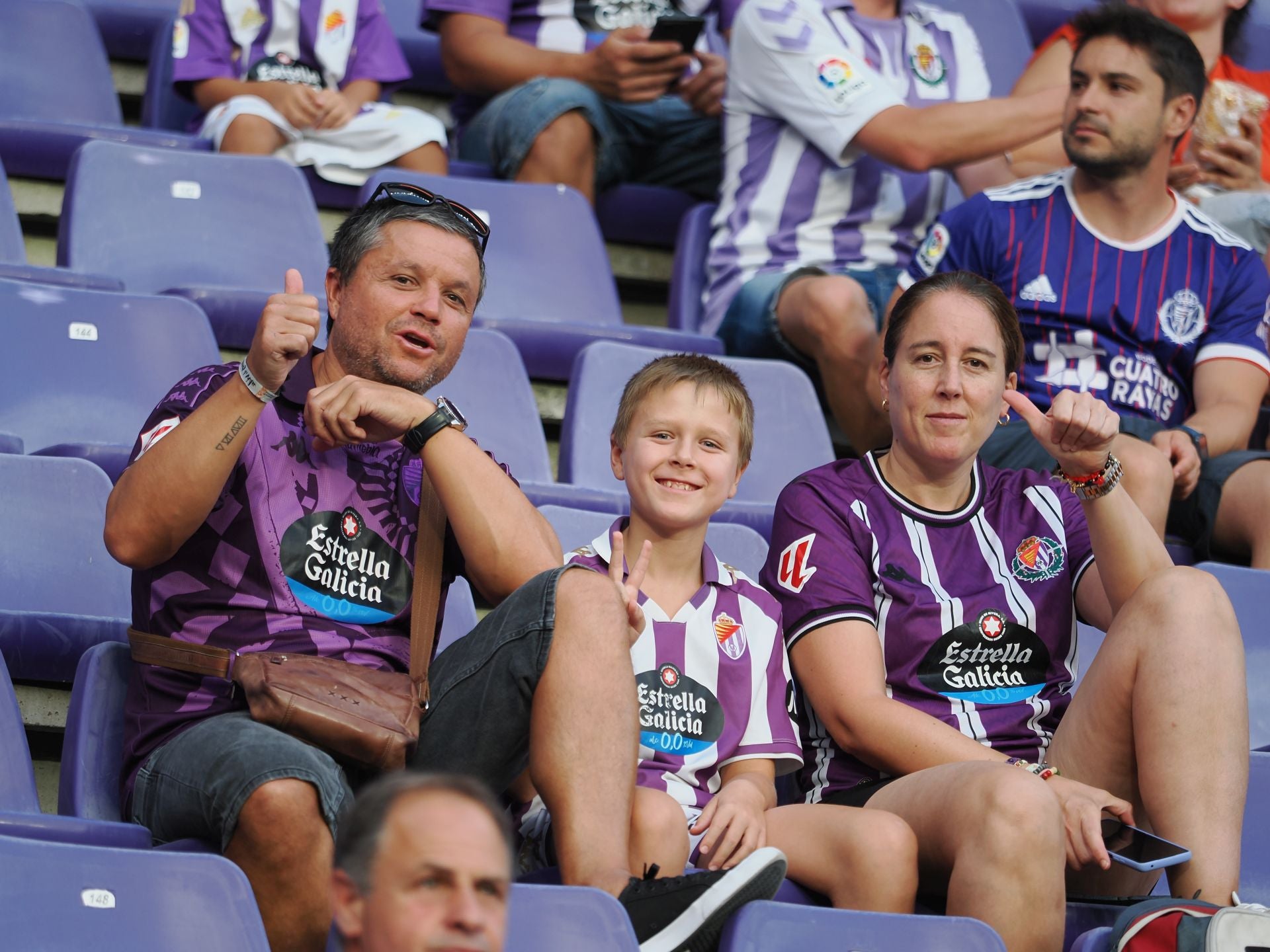 Búscate en la grada del Real Valladolid-Ceuta (2/3)