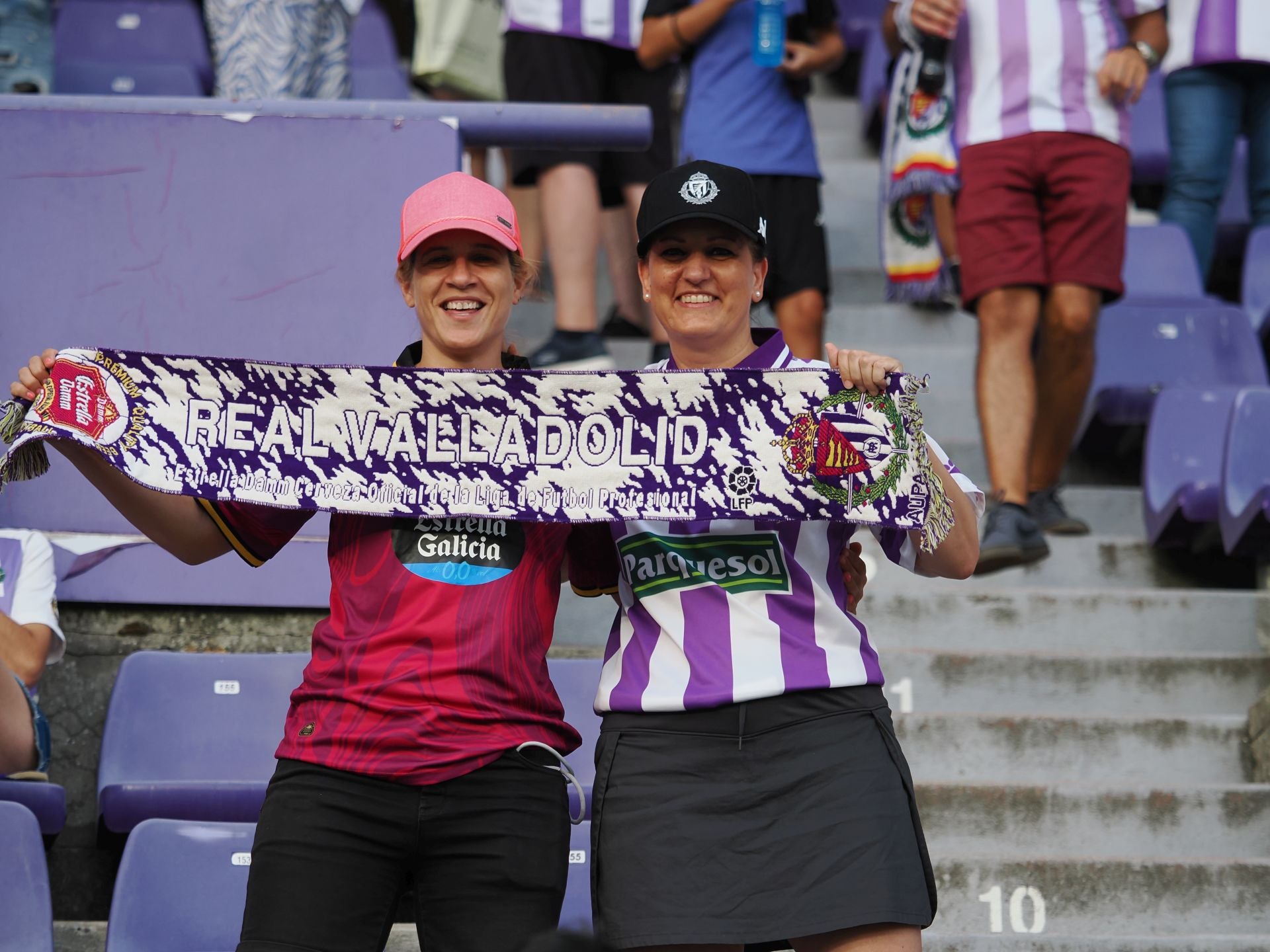 Búscate en la grada del Real Valladolid-Ceuta (3/3)