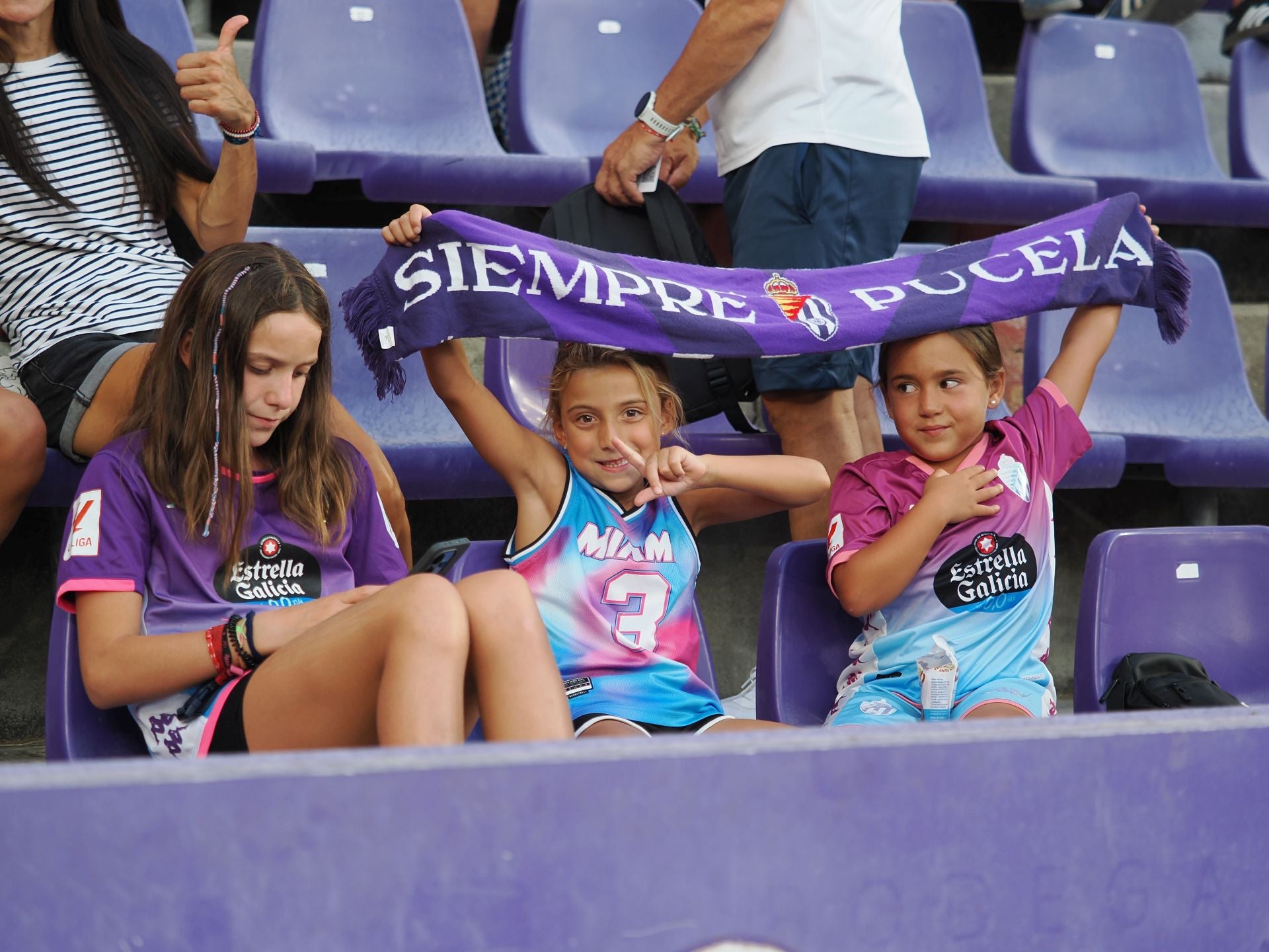 Búscate en la grada del Real Valladolid-Ceuta (3/3)