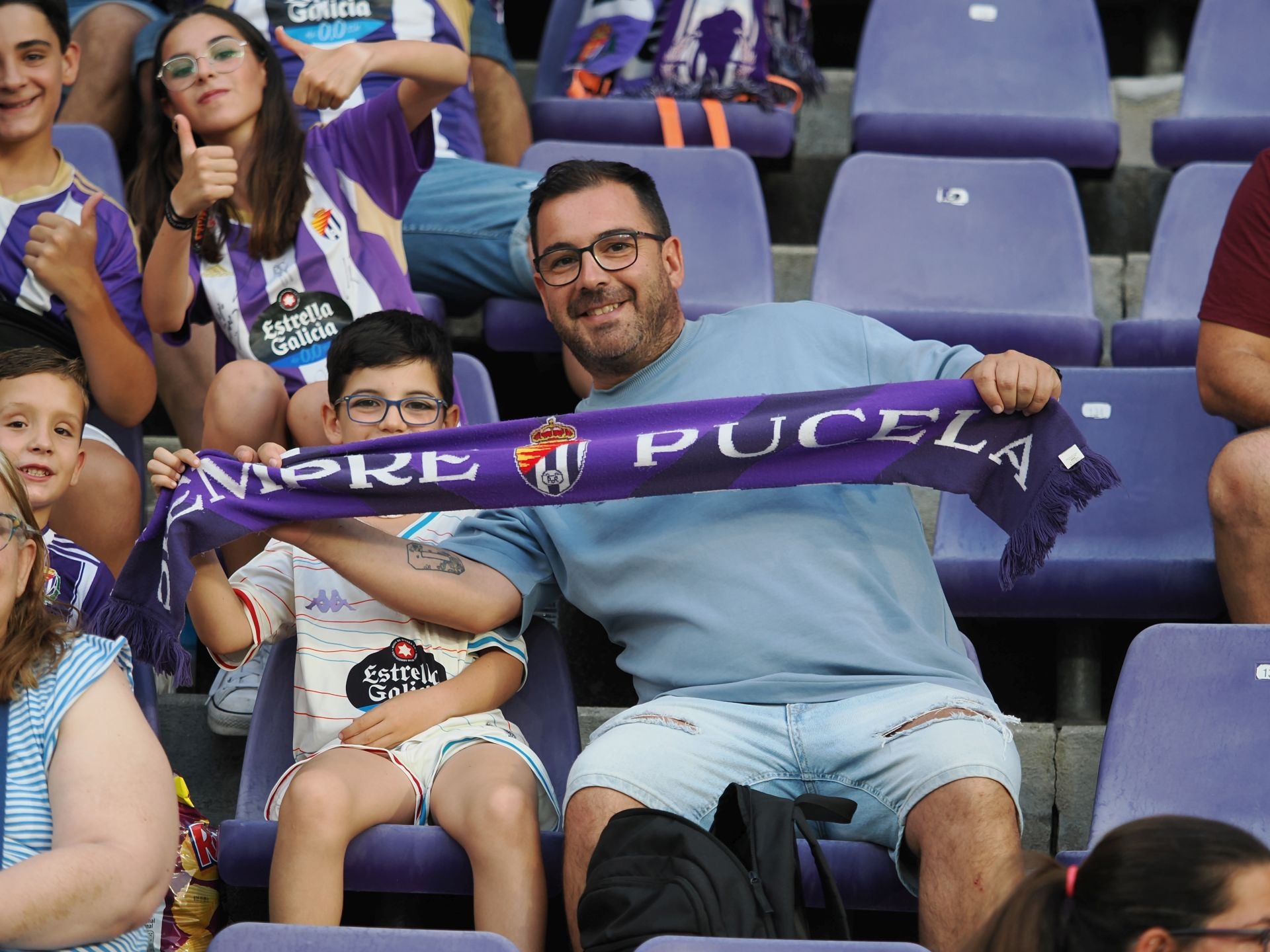 Búscate en la grada del Real Valladolid-Ceuta (3/3)
