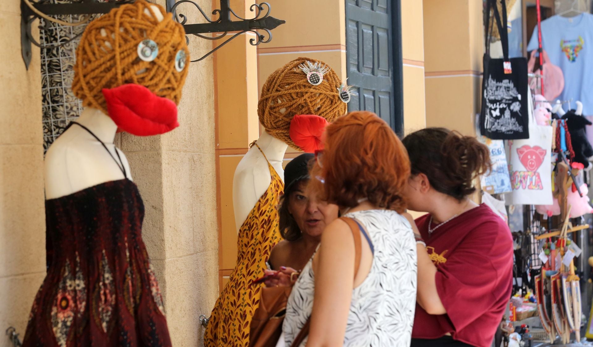 Los turistas llenan Segovia