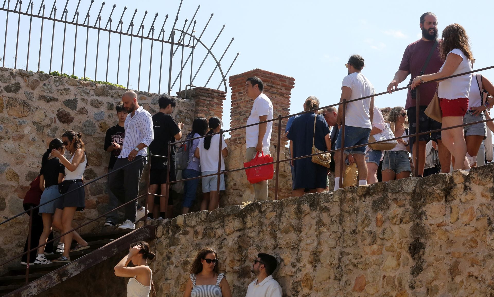 Los turistas llenan Segovia