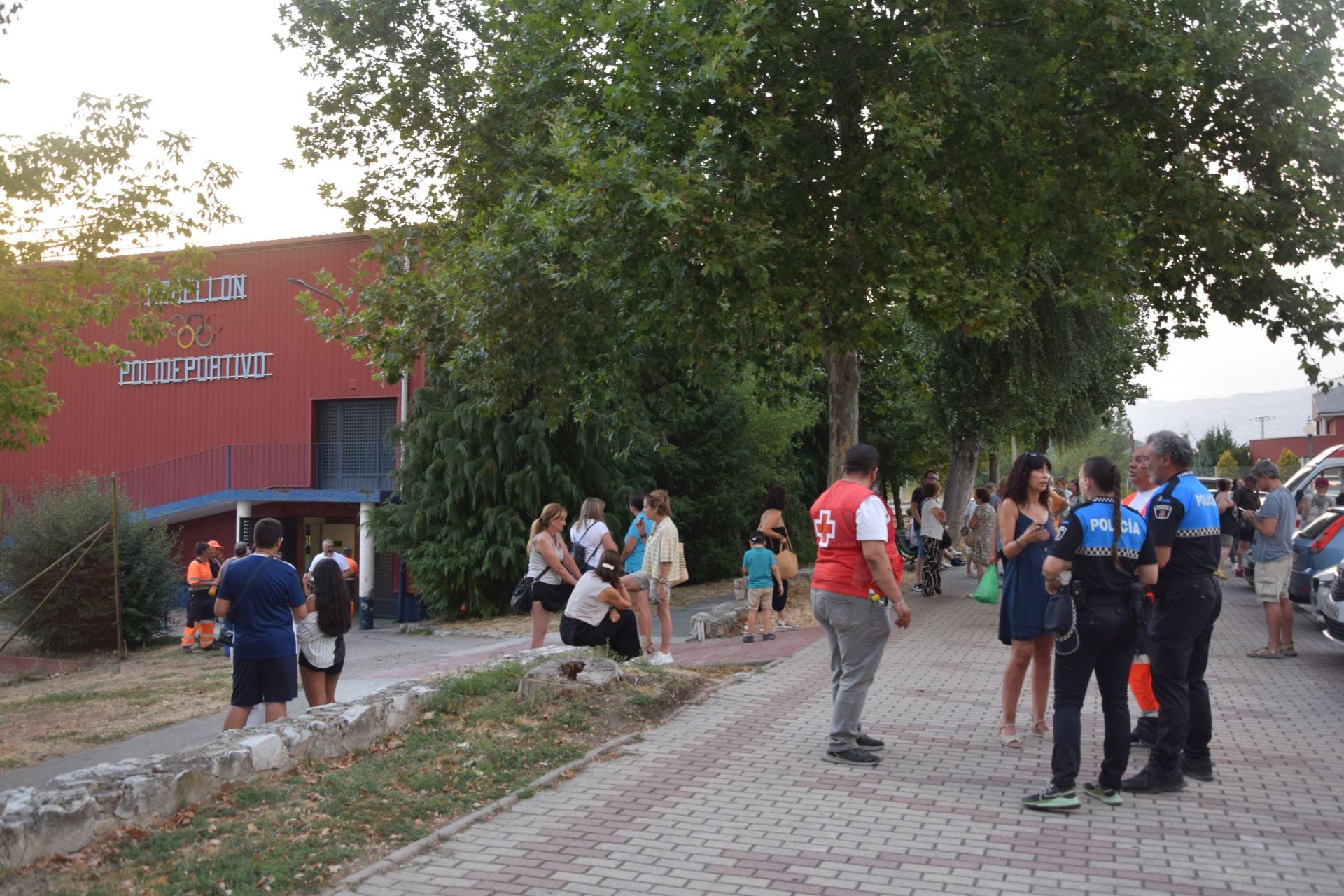 Guardo acoge a evacuados por los incendios