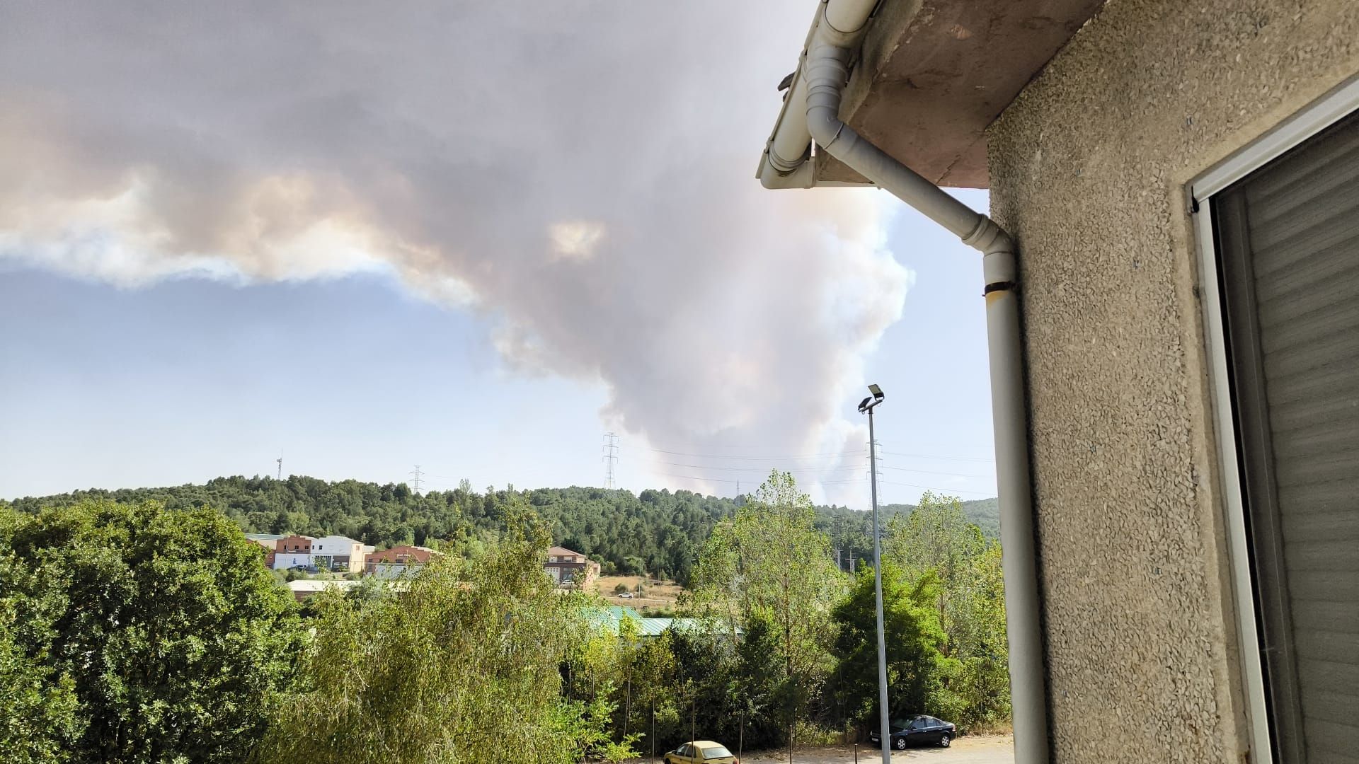 Guardo acoge a evacuados por los incendios