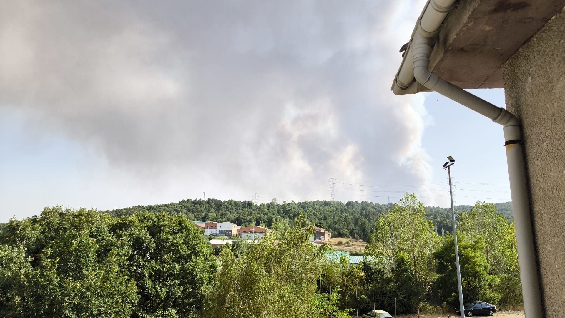 Guardo acoge a evacuados por los incendios