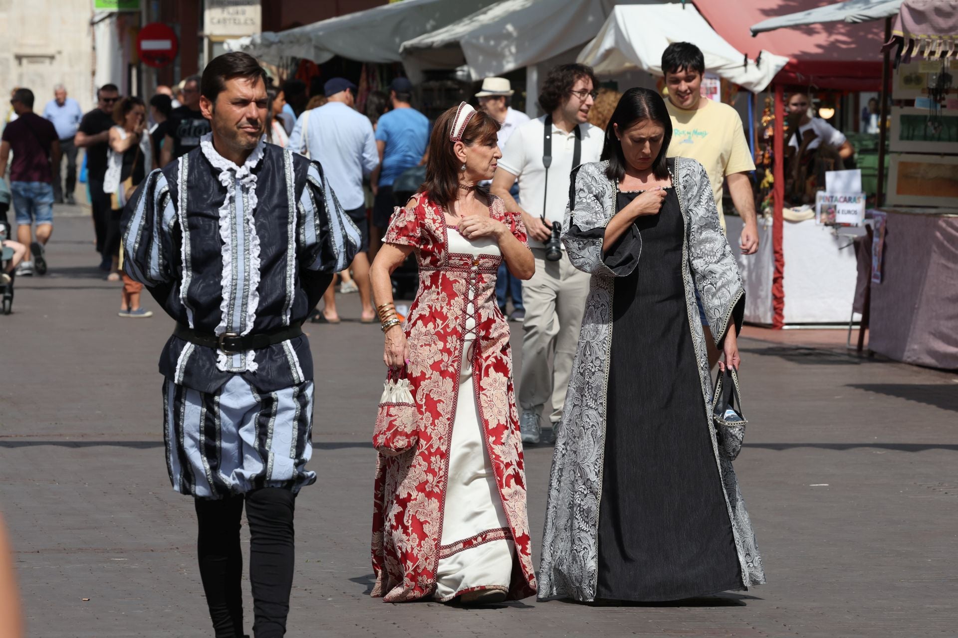 Ambiente en la Feria Renacentista de Medina del Campo este sábado
