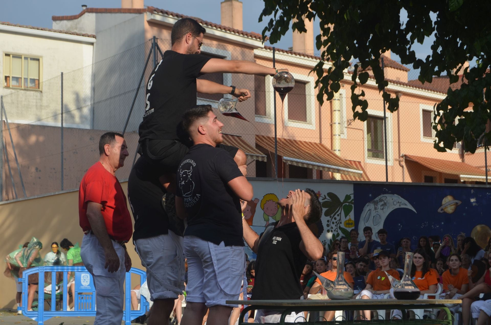 Las imágenes de la celebración de VI concurso de habilidad con el porrón de Tudela de Duero