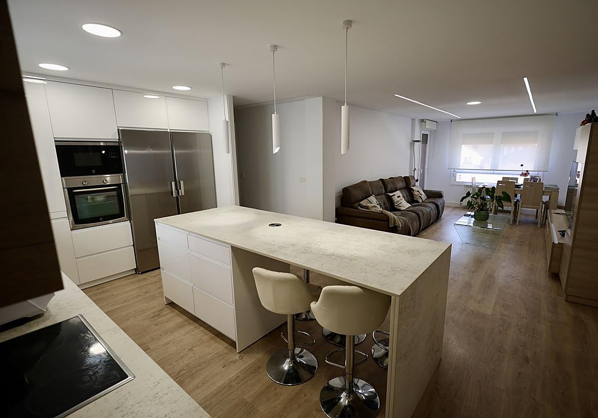 Vivienda con la cocina integrada en el salón, en Valladolid.