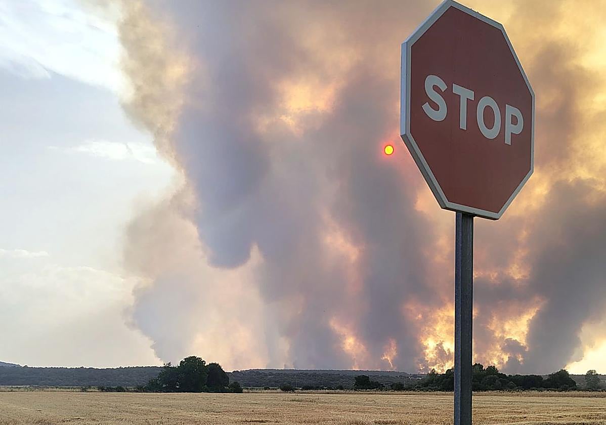 El incendio, desde Alcubillas de Nogales