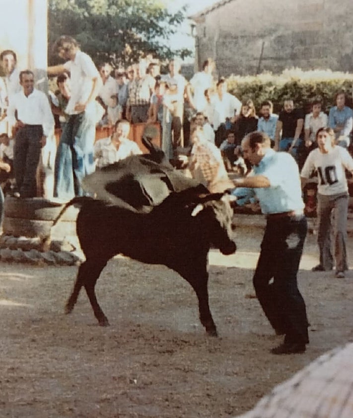 Imagen secundaria 2 - Medio siglo dando color y vida a las fiestas