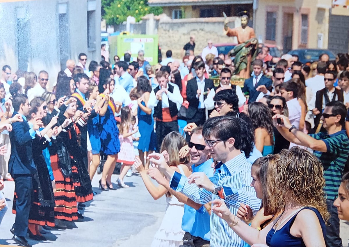 Imagen secundaria 1 - Medio siglo dando color y vida a las fiestas