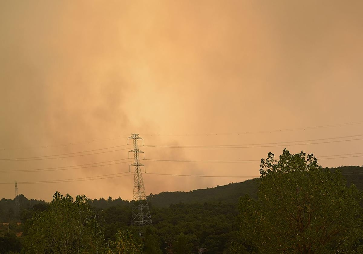 Humareda en los entornos de Guardo.