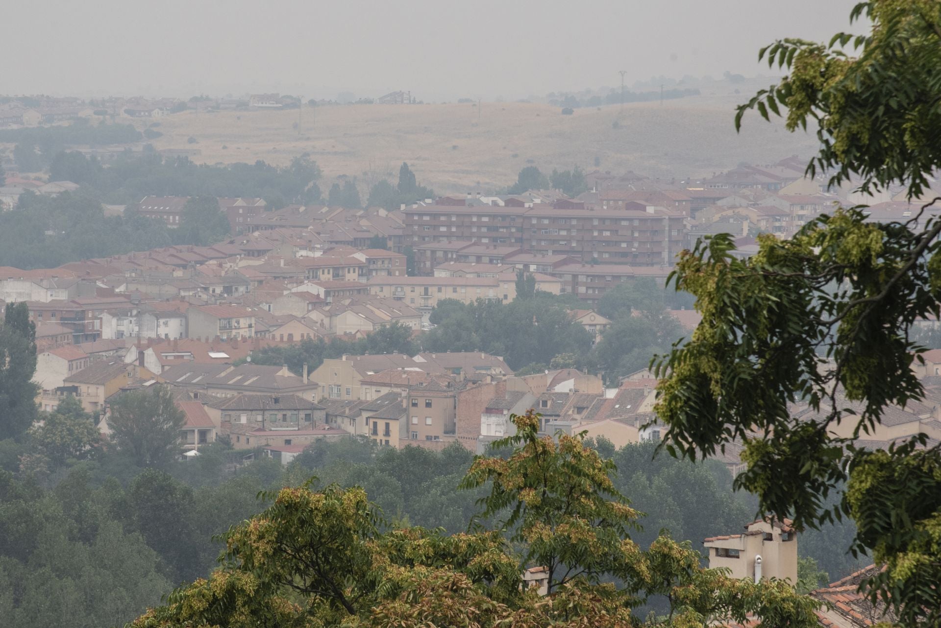 Niebla de humo en Segovia