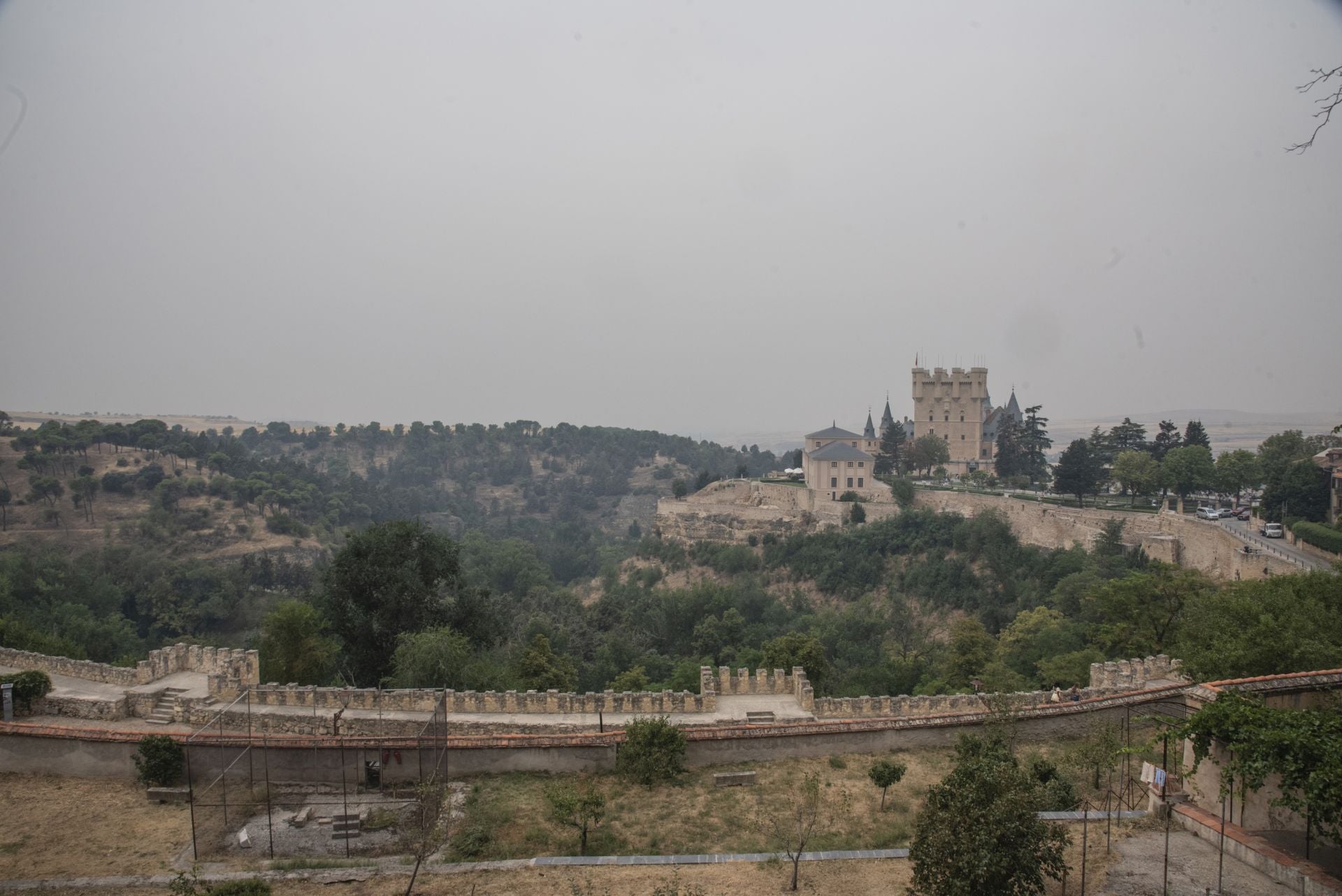 Niebla de humo en Segovia