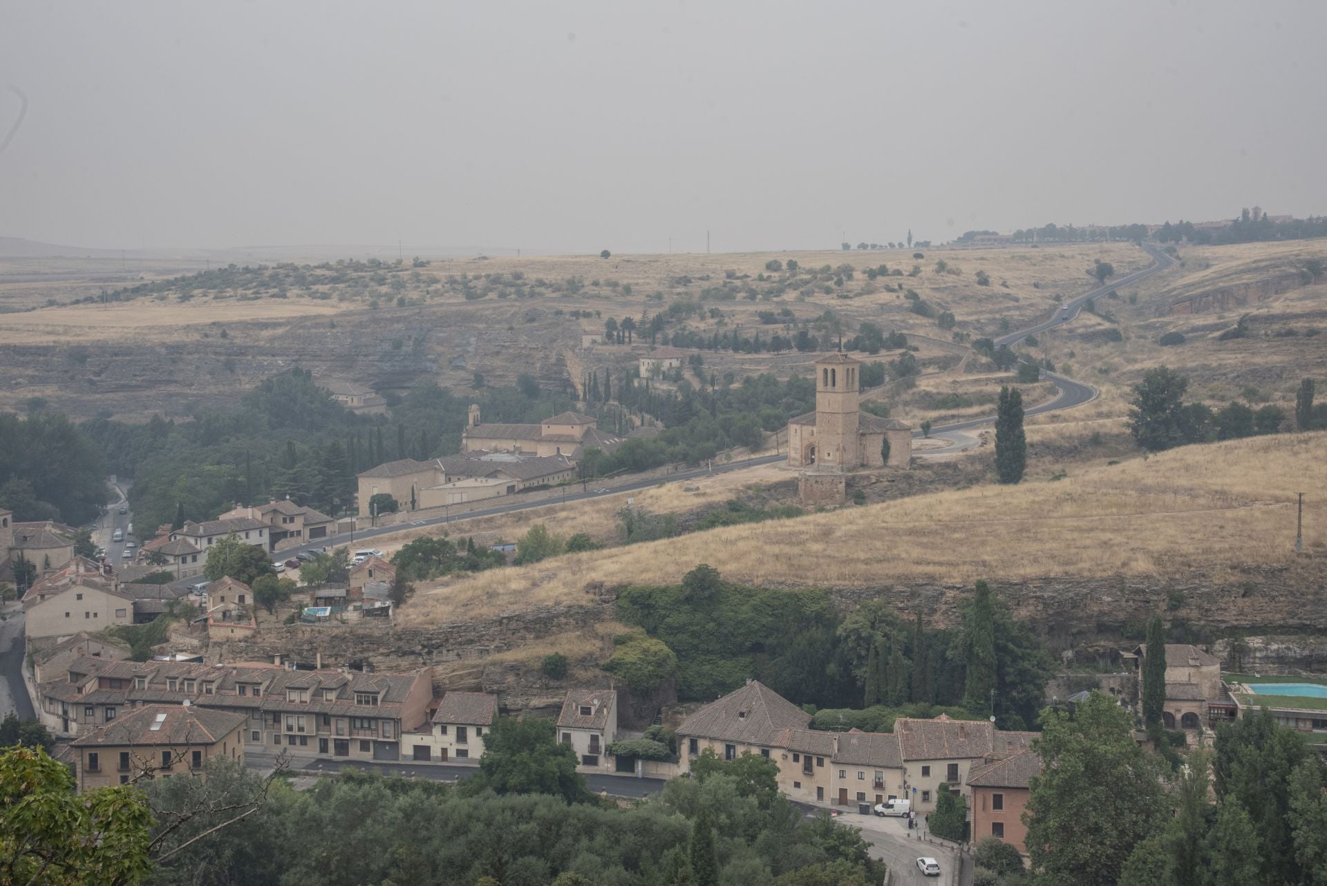 Niebla de humo en Segovia
