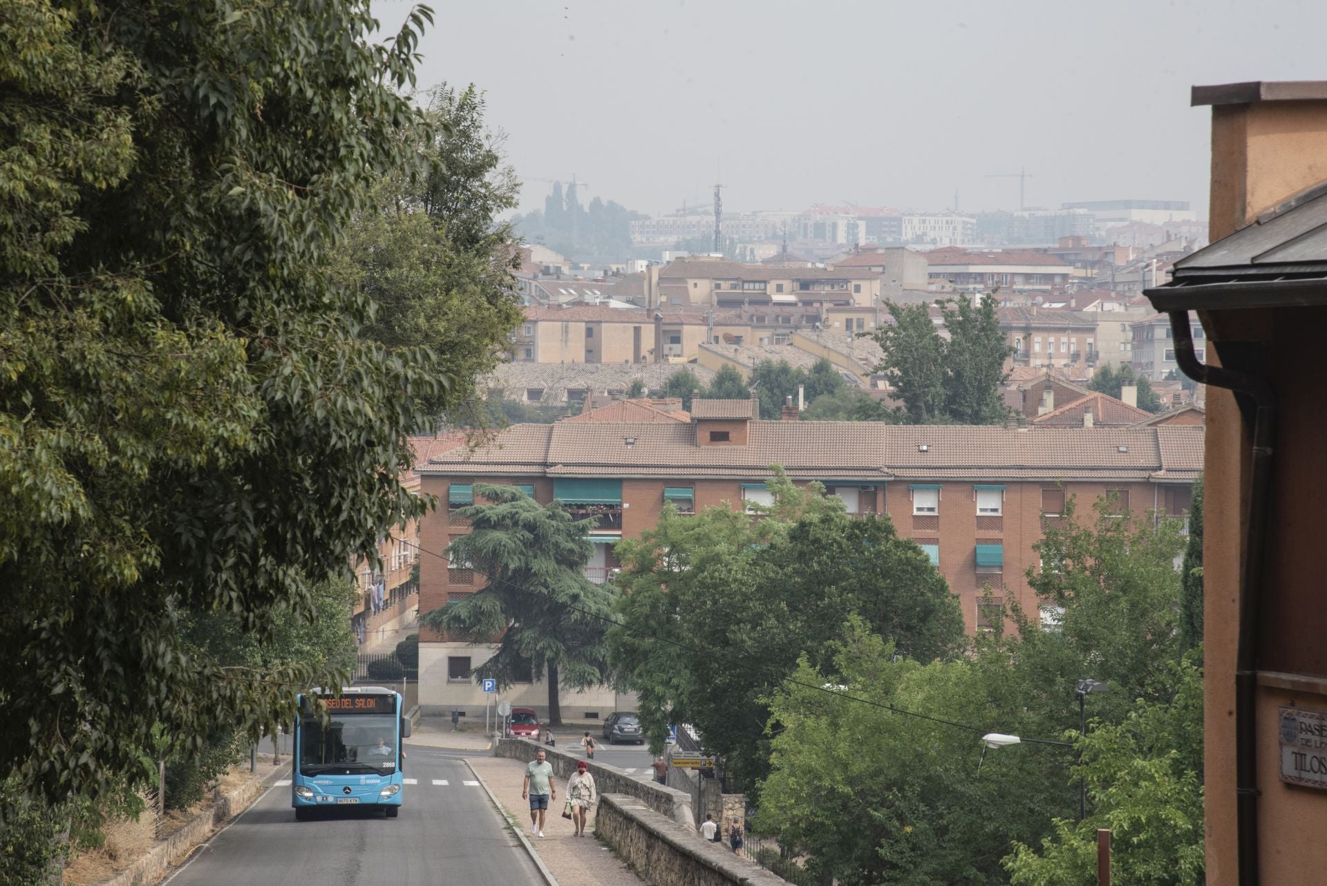 Niebla de humo en Segovia