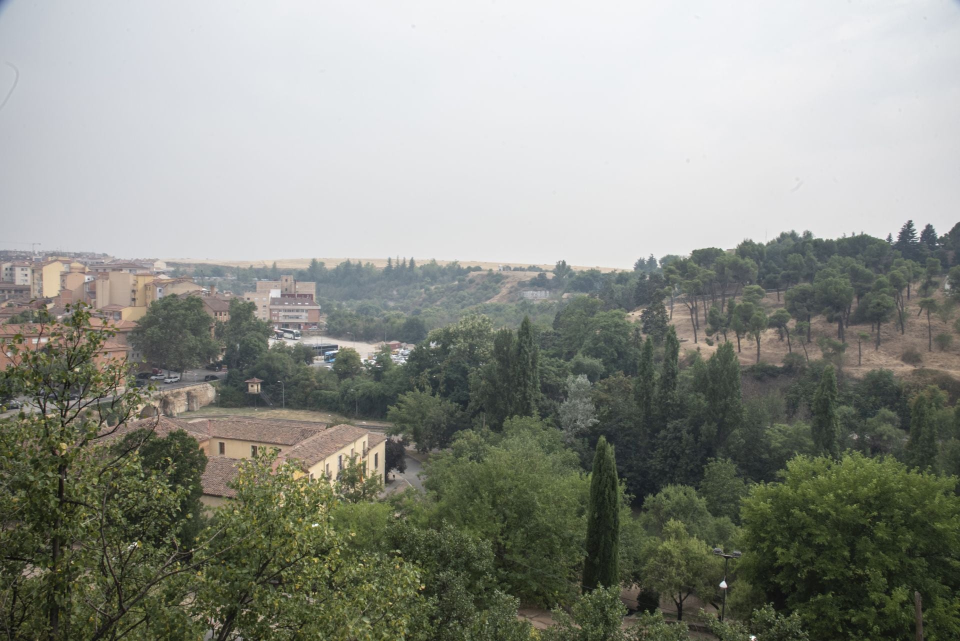 Niebla de humo en Segovia