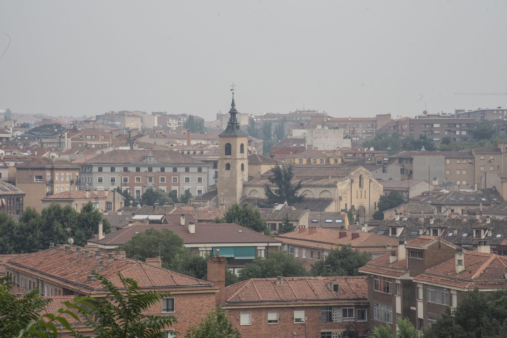 Niebla de humo en Segovia
