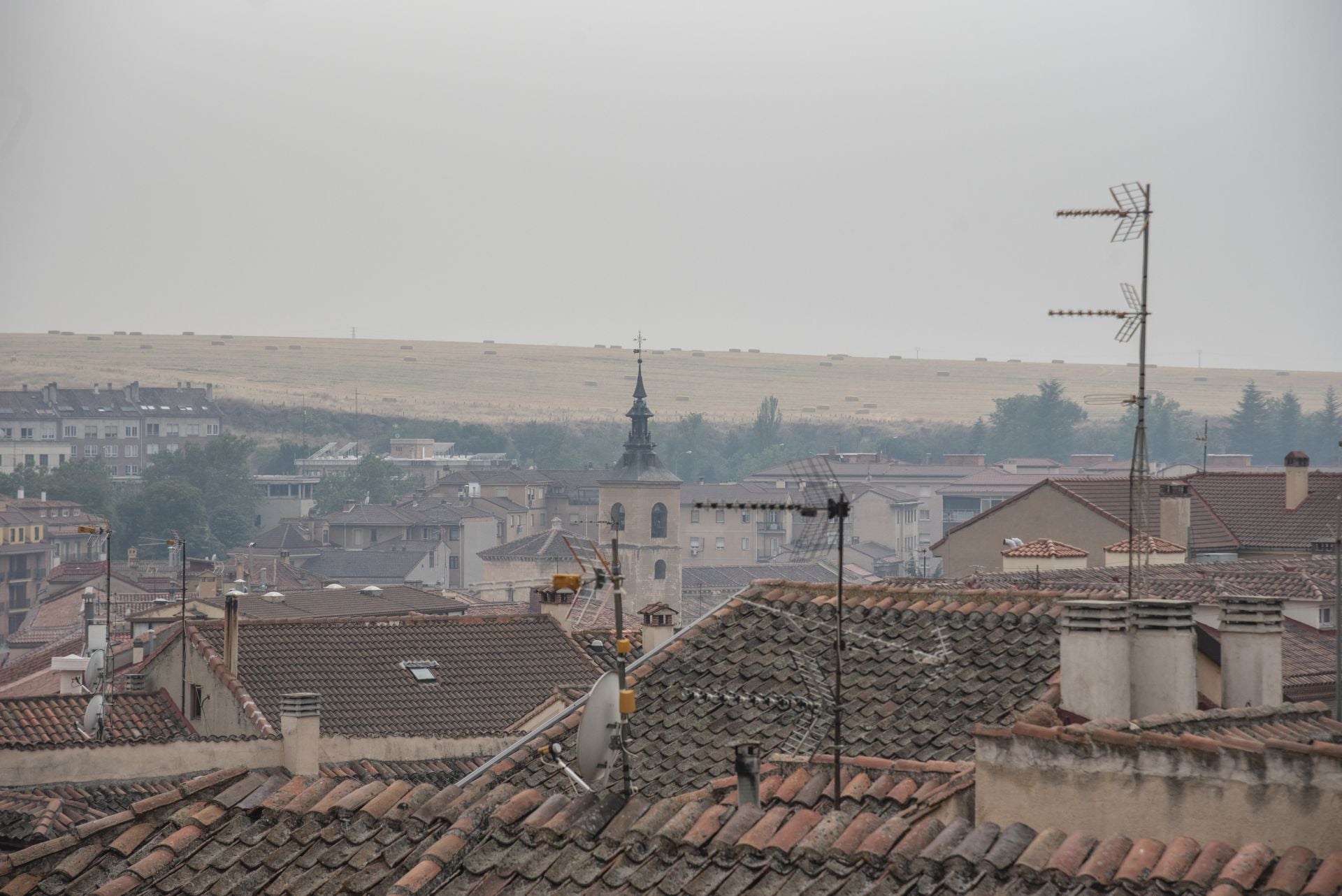 Niebla de humo en Segovia