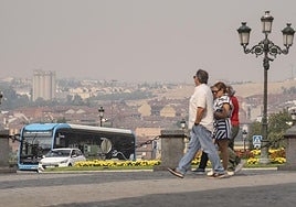 Segovia, bajo un espeso manto de humo