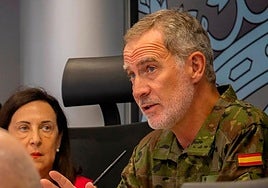 El Rey Felipe VI, en la base de la Unidad Militar de Emergencias (UME).