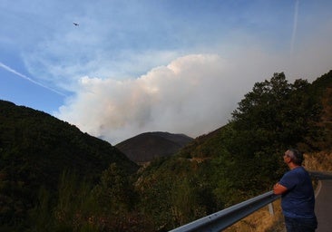 El fuego remite por el fin de la ola de calor, con 29 incendios aún activos en la comunidad