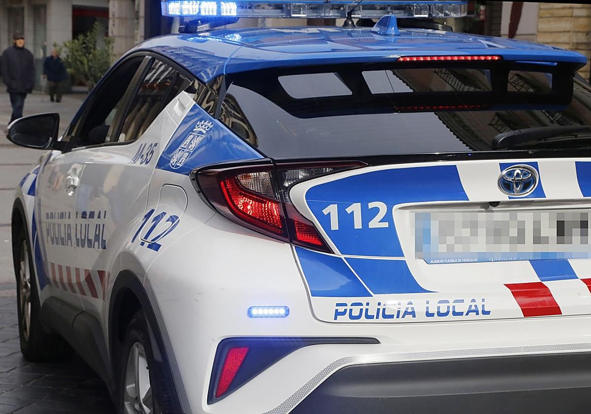 Agrede a policías locales que acudieron a un inmueble por amenazas e insultos