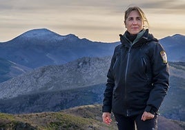 La bióloga Begoña Almeida, en la Montaña Palentina, en una imagen de archivo.