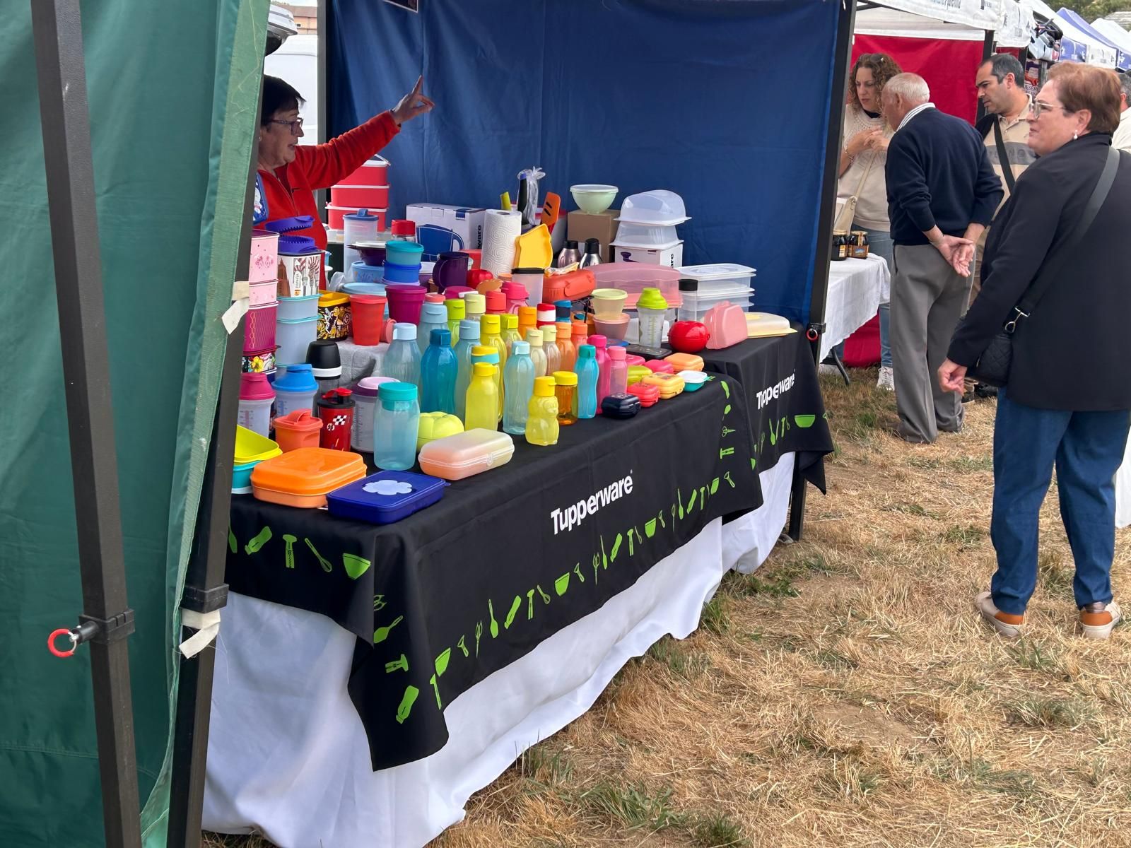 Animada feria de ganado vacuno en La Pernía