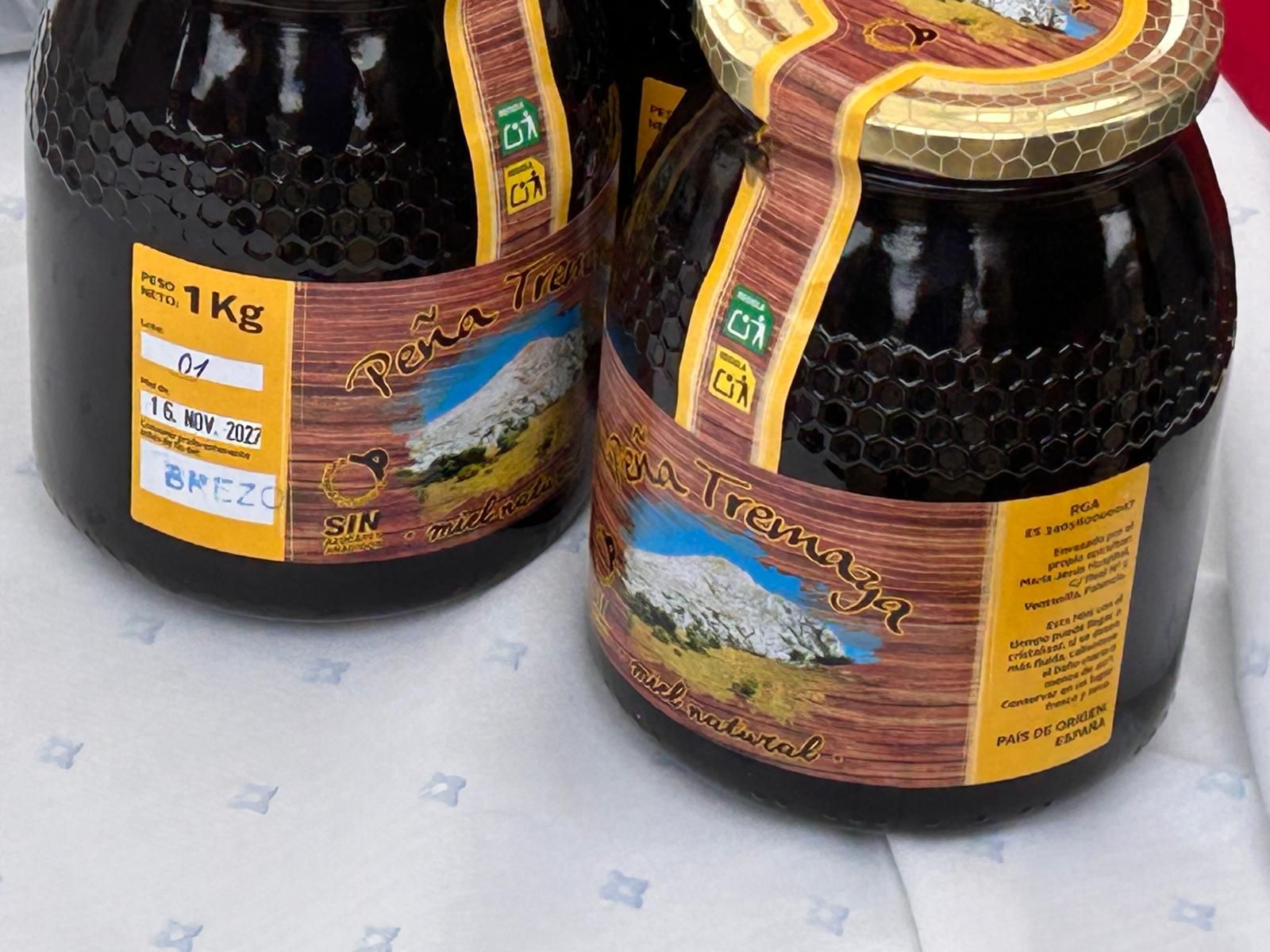 Animada feria de ganado vacuno en La Pernía