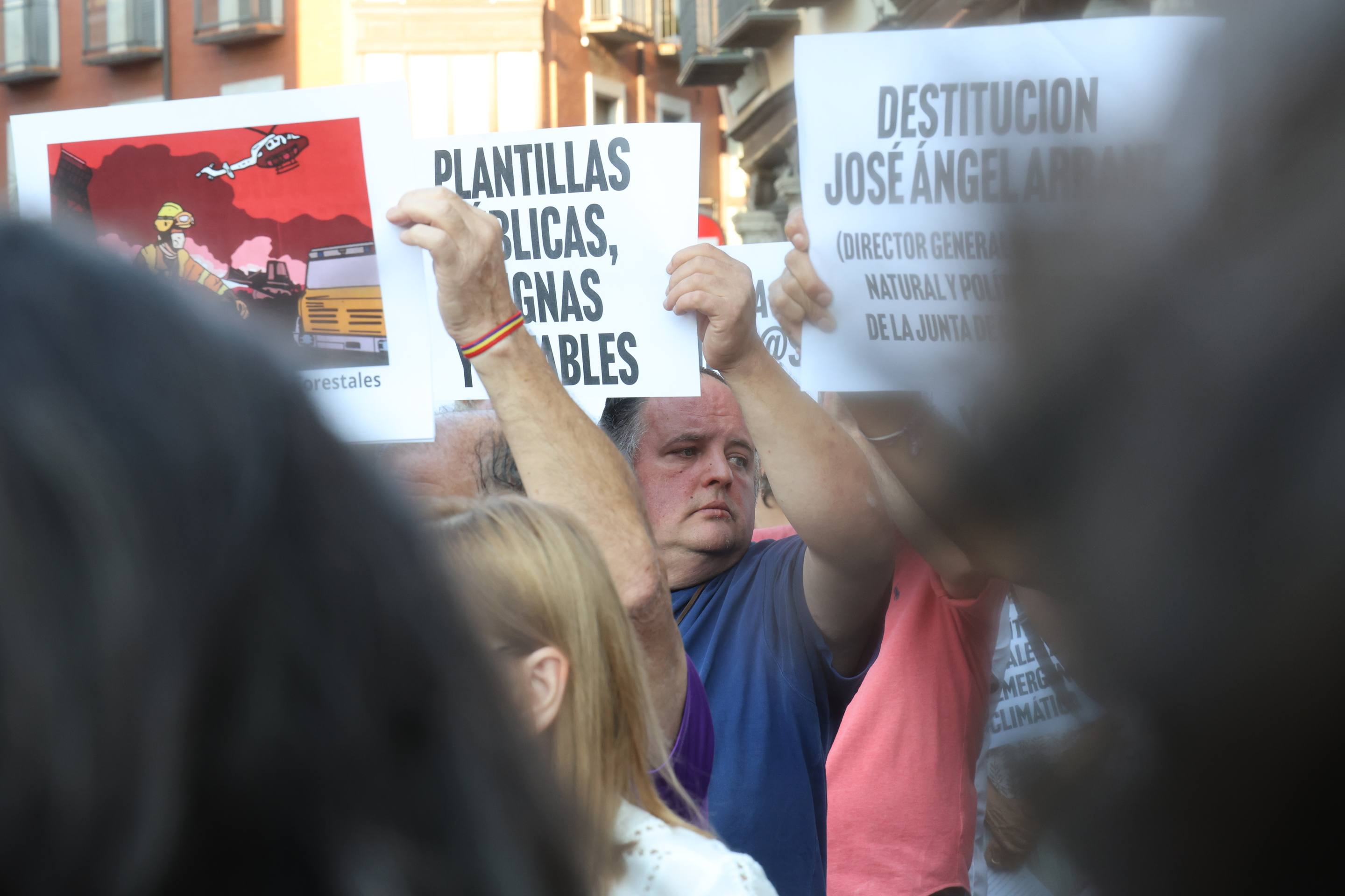 Las imágenes de la manifestación contra la gestión de los incendios de Castilla y León