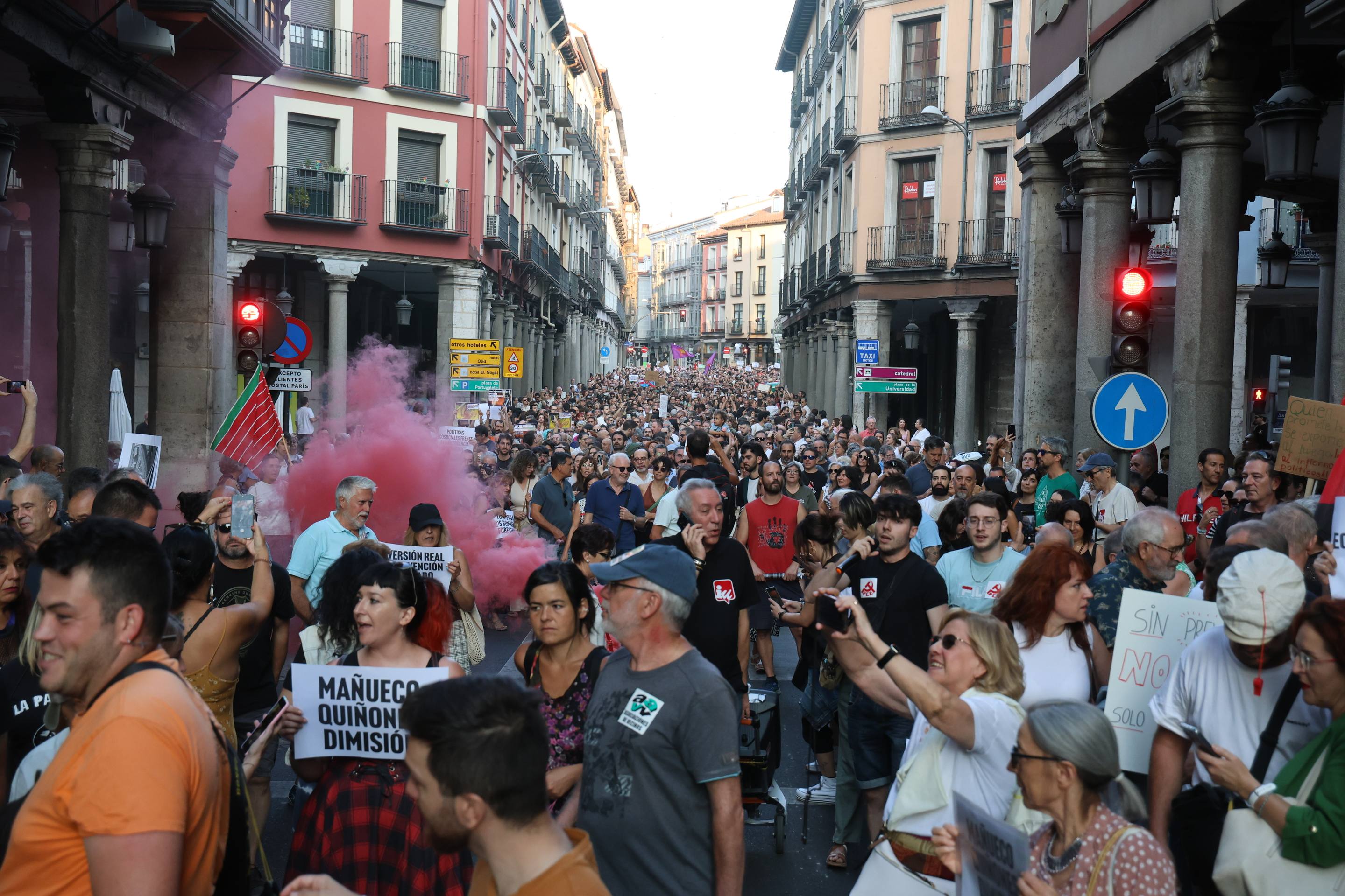 Las imágenes de la manifestación contra la gestión de los incendios de Castilla y León