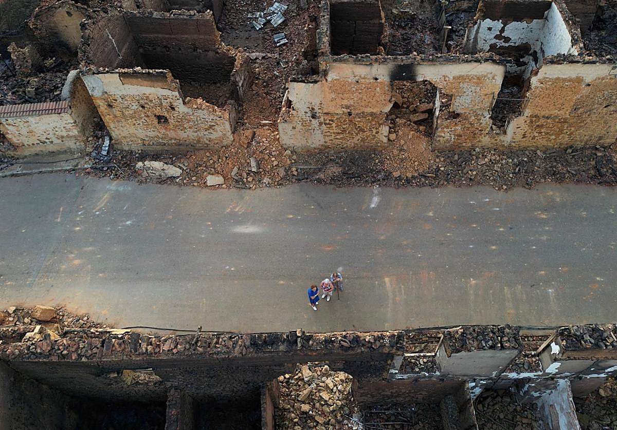 La localidad de Palacios de Jamuz, afectada por el fuego, a vista de dron.