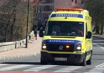 Un herido en una colisión entre dos vehículos en la avenida Vía Roma