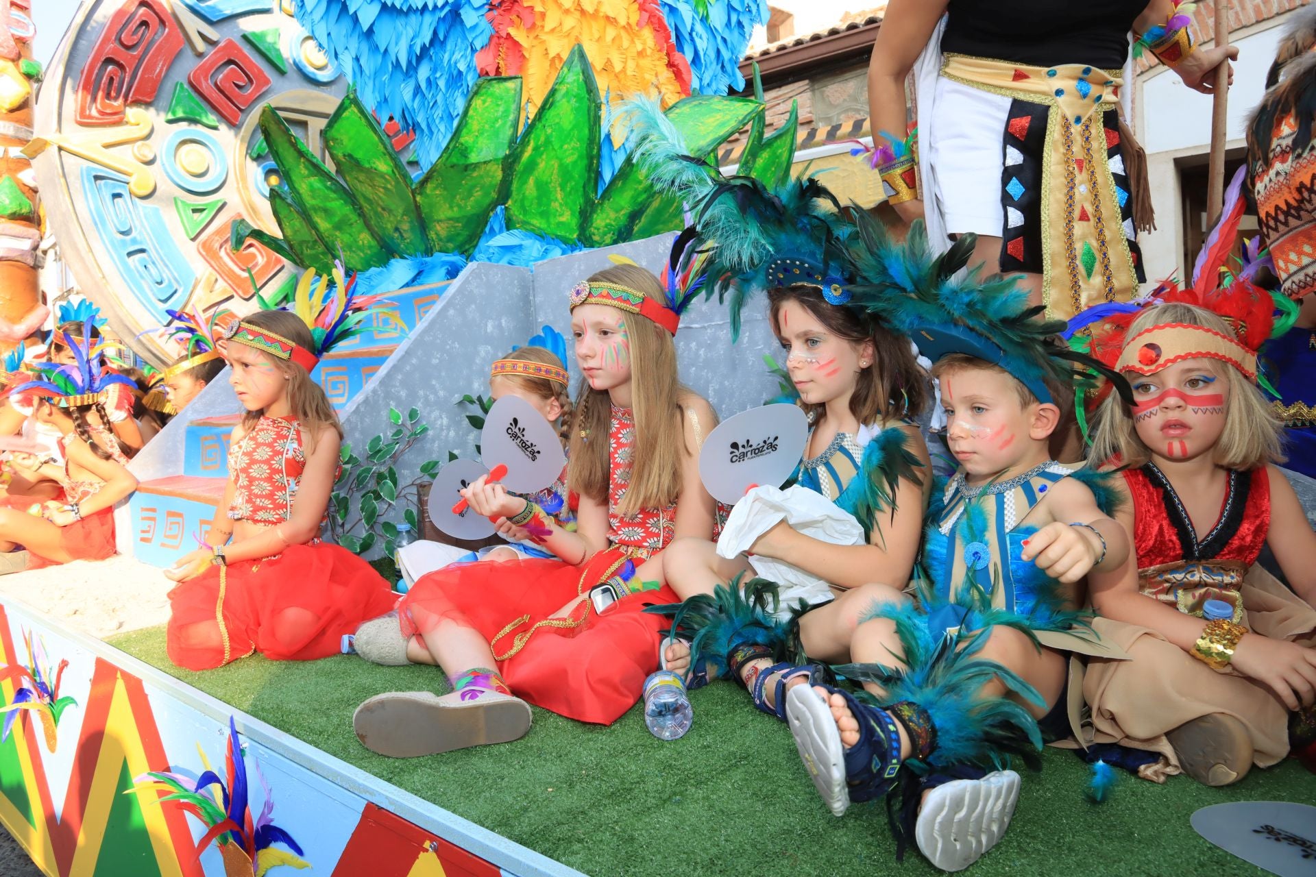 Fotografías del gran desfile de carrozas en Fuentepelayo