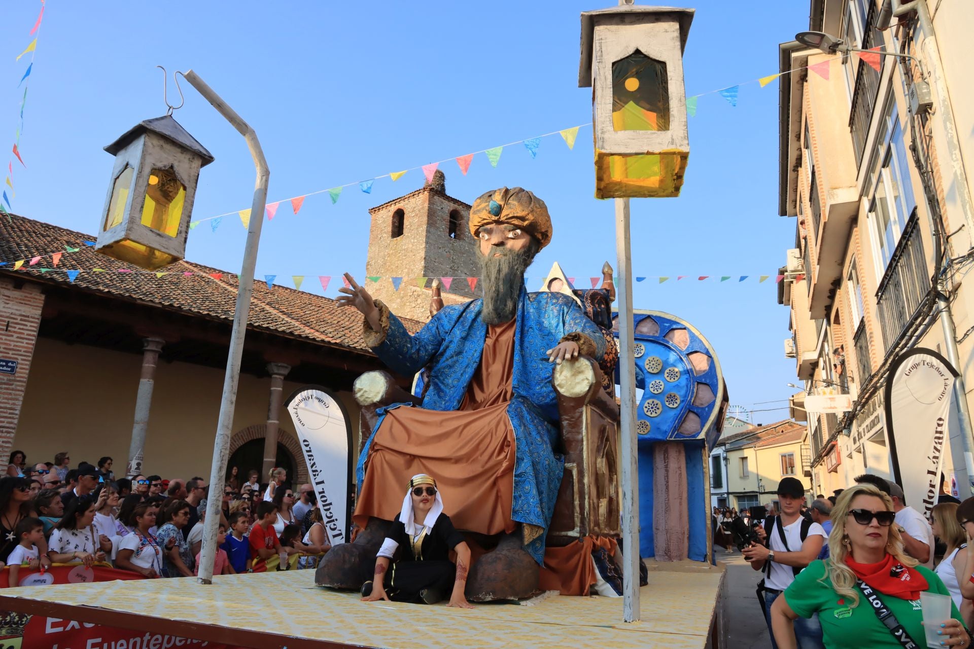 Fotografías del gran desfile de carrozas en Fuentepelayo