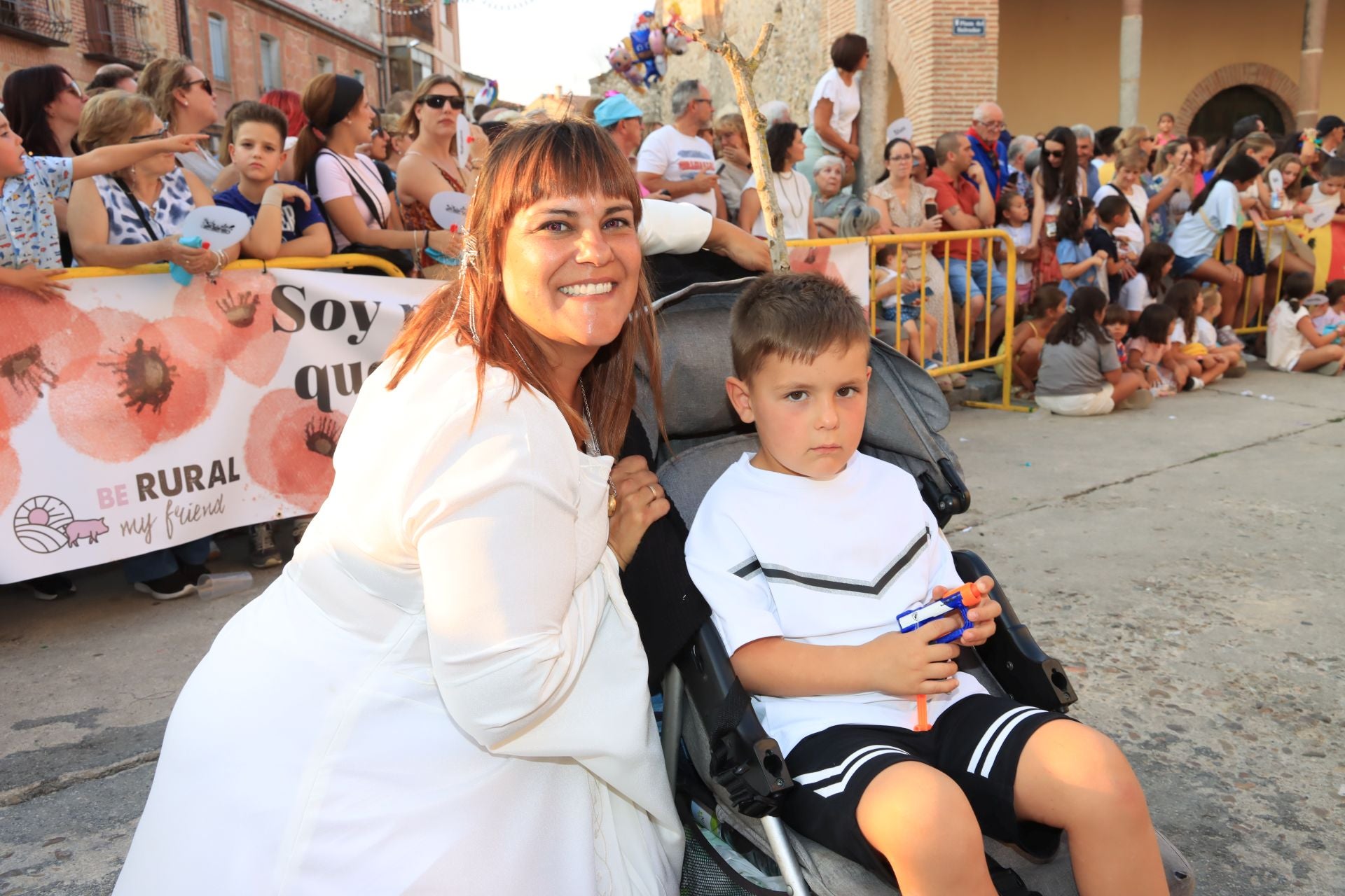 Fotografías del gran desfile de carrozas en Fuentepelayo
